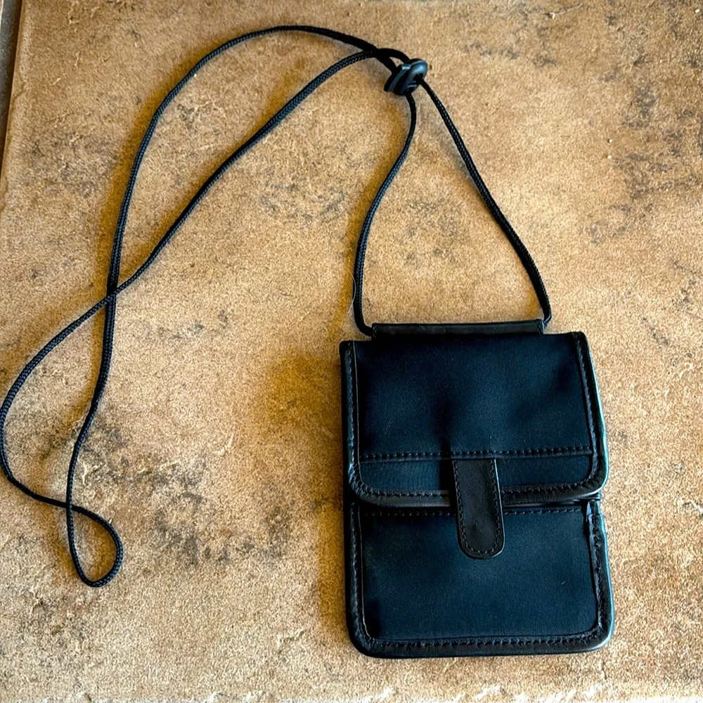 Travelon | Black Slick Travel Bag | Wallet | Men’s on the go sling | Event Slim